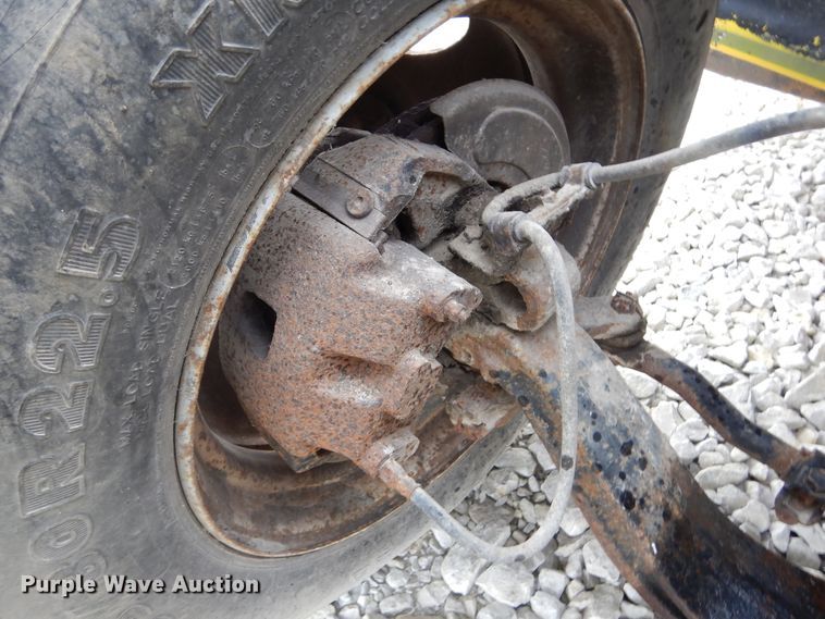 image for item DL6460 1992 International 4700  flatbed truck