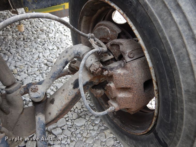 image for item DL6460 1992 International 4700  flatbed truck