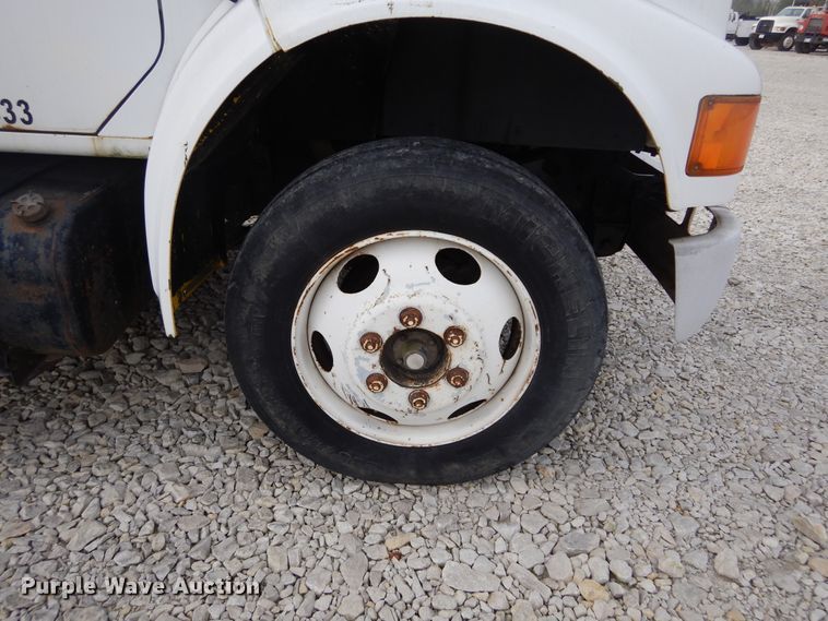 image for item DL6460 1992 International 4700  flatbed truck