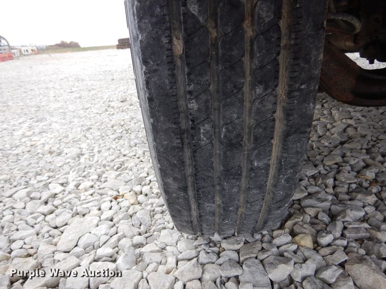 image for item DL6460 1992 International 4700  flatbed truck