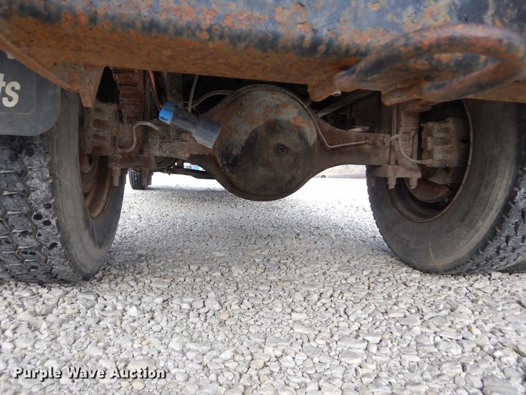 image for item DL6460 1992 International 4700  flatbed truck