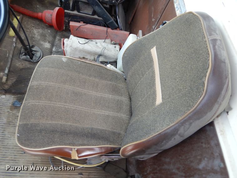 image for item DL6461 1985 Ford LN8000  box truck