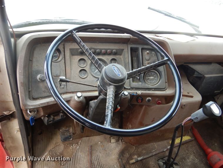 image for item DL6461 1985 Ford LN8000  box truck