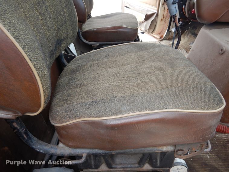 image for item DL6461 1985 Ford LN8000  box truck