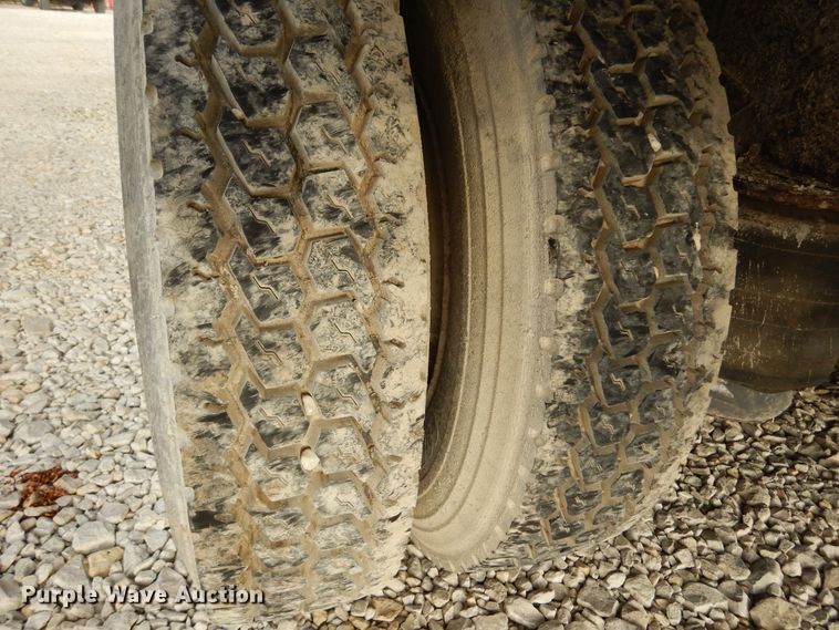 image for item DL6461 1985 Ford LN8000  box truck