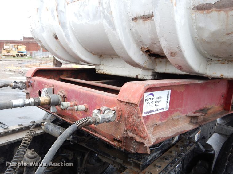 image for item DM0634 1974 Fruehauf  dump trailer