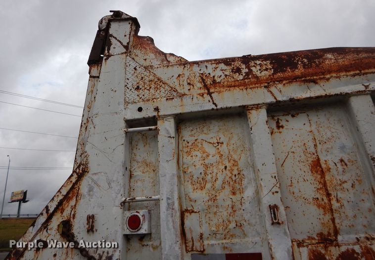 image for item DM0634 1974 Fruehauf  dump trailer