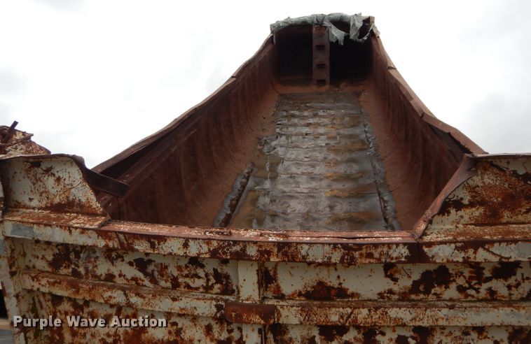 image for item DM0634 1974 Fruehauf  dump trailer