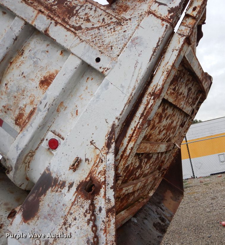 image for item DM0634 1974 Fruehauf  dump trailer