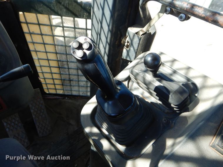 image for item DM0652 2005 John Deere 544J  wheel loader