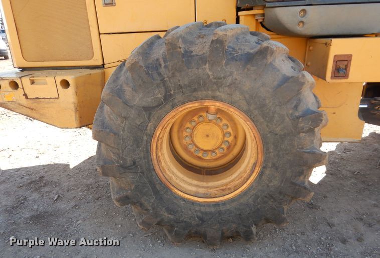 image for item DM0652 2005 John Deere 544J  wheel loader