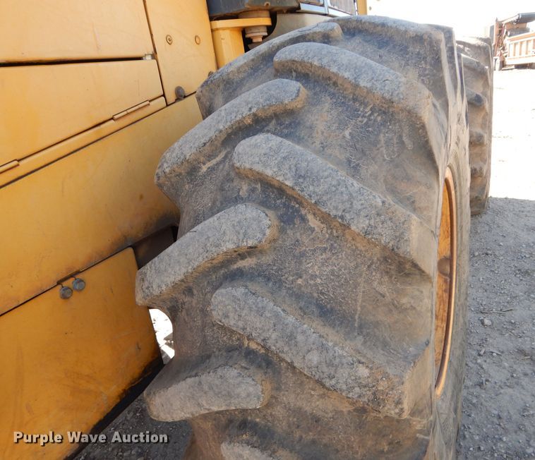 image for item DM0652 2005 John Deere 544J  wheel loader
