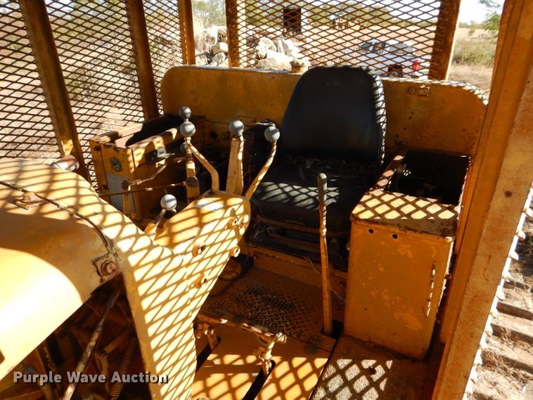 image for item DM0662 1964 Allis-Chalmers HD-21  dozer