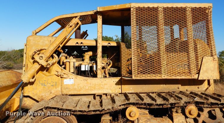 image for item DM0662 1964 Allis-Chalmers HD-21  dozer