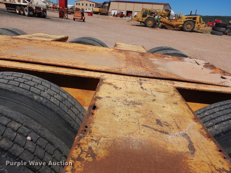 image for item DM5250 1990 Trail King  lowboy equipment trailer