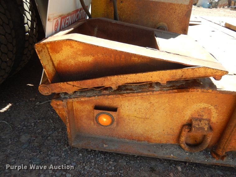 image for item DM5250 1990 Trail King  lowboy equipment trailer