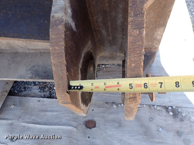 image for item DN2165 67" L wheel loader forks