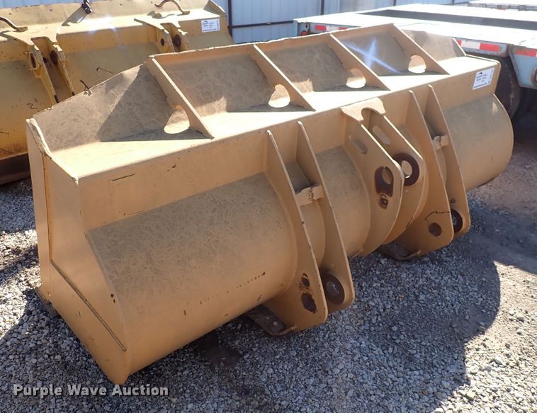 image for item DN2167 102" W loader bucket