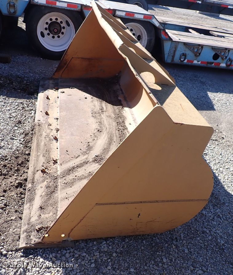 image for item DN2167 102" W loader bucket