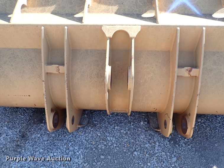 image for item DN2167 102" W loader bucket