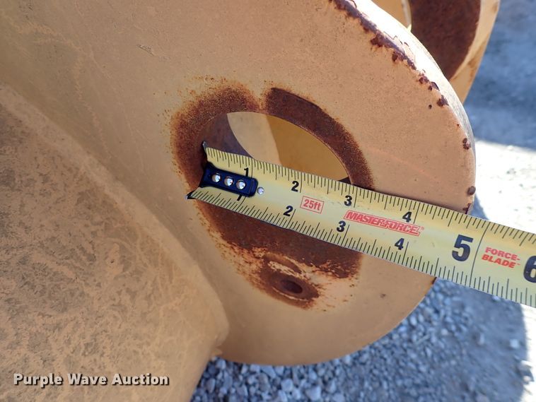 image for item DN2167 102" W loader bucket