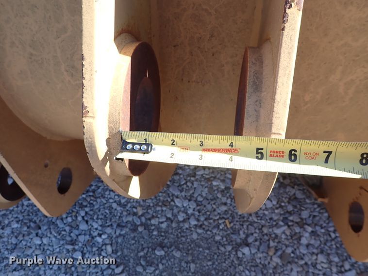 image for item DN2167 102" W loader bucket