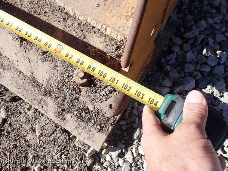 image for item DN2167 102" W loader bucket