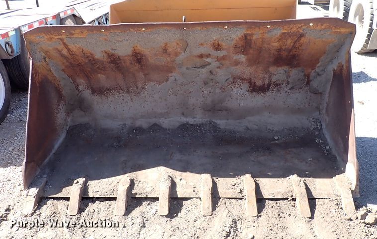 image for item DN2168 93" W loader bucket