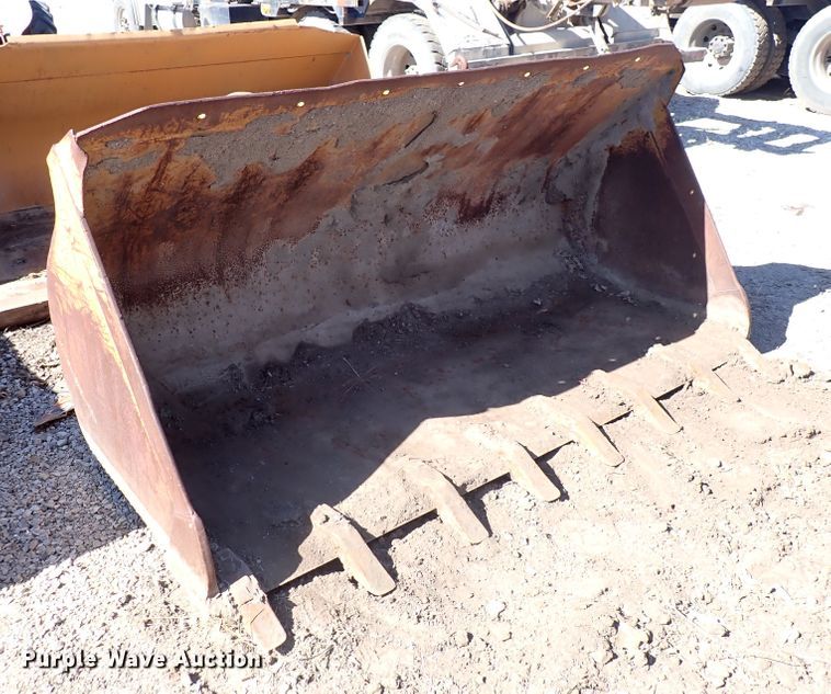 image for item DN2168 93" W loader bucket
