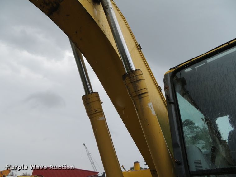image for item DN7775 2004 Komatsu PC270LC-7L  excavator