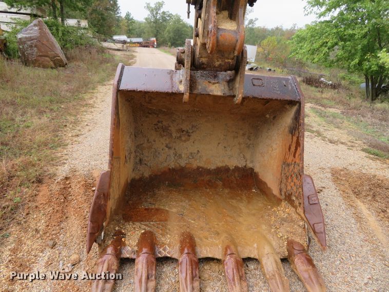 image for item DN7775 2004 Komatsu PC270LC-7L  excavator