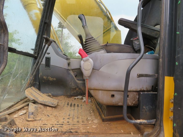 image for item DN7775 2004 Komatsu PC270LC-7L  excavator