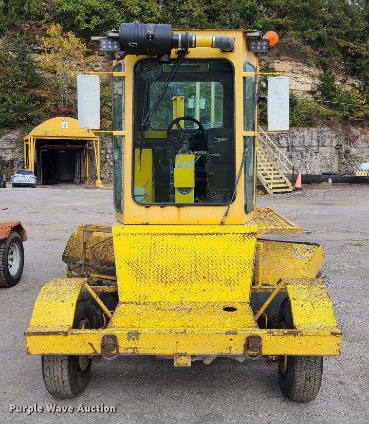 image for item EZ9174 2006 Superior Broom DT80  broom