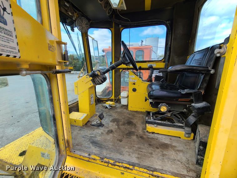 image for item EZ9174 2006 Superior Broom DT80  broom