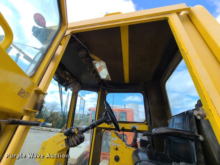 image for item EZ9174 2006 Superior Broom DT80  broom