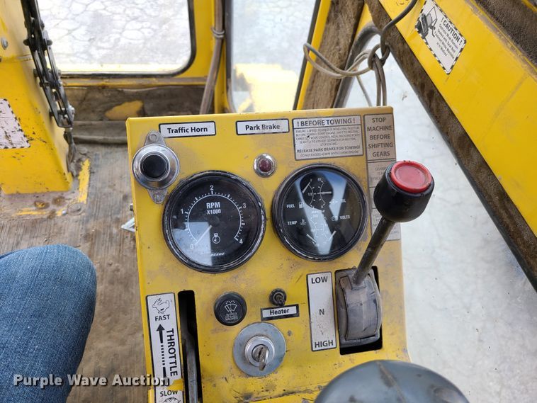 image for item EZ9174 2006 Superior Broom DT80  broom