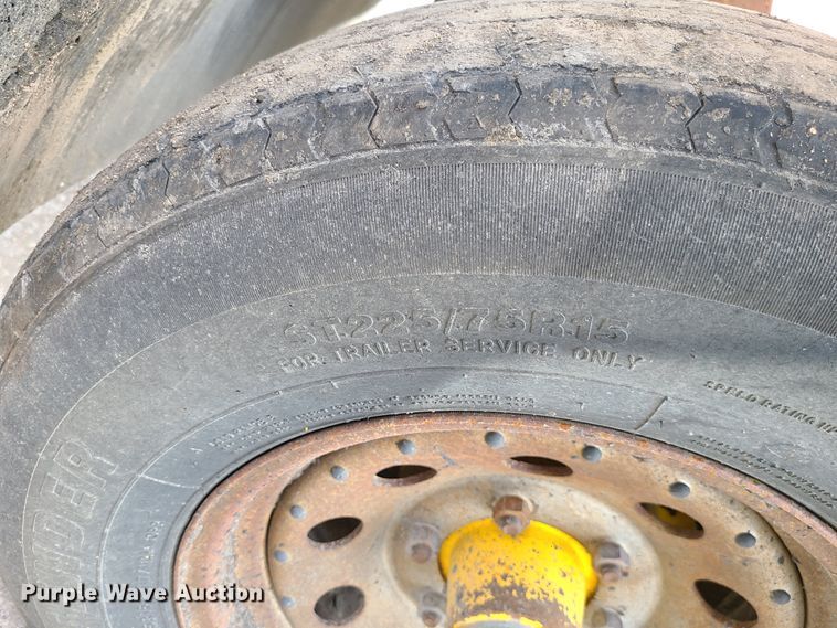 image for item EZ9174 2006 Superior Broom DT80  broom