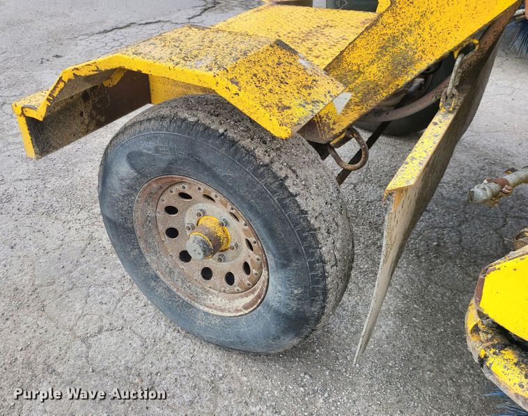 image for item EZ9174 2006 Superior Broom DT80  broom