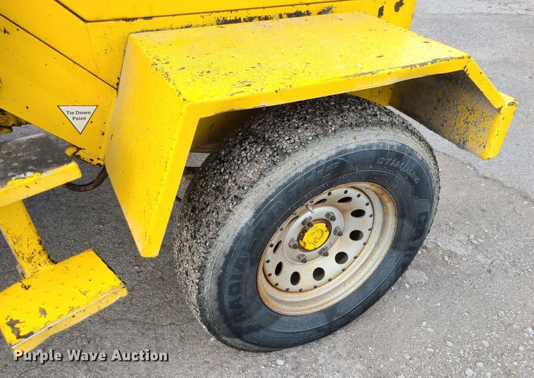 image for item EZ9174 2006 Superior Broom DT80  broom