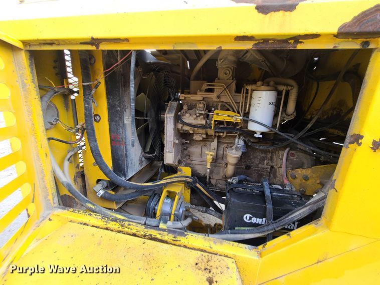 image for item EZ9174 2006 Superior Broom DT80  broom