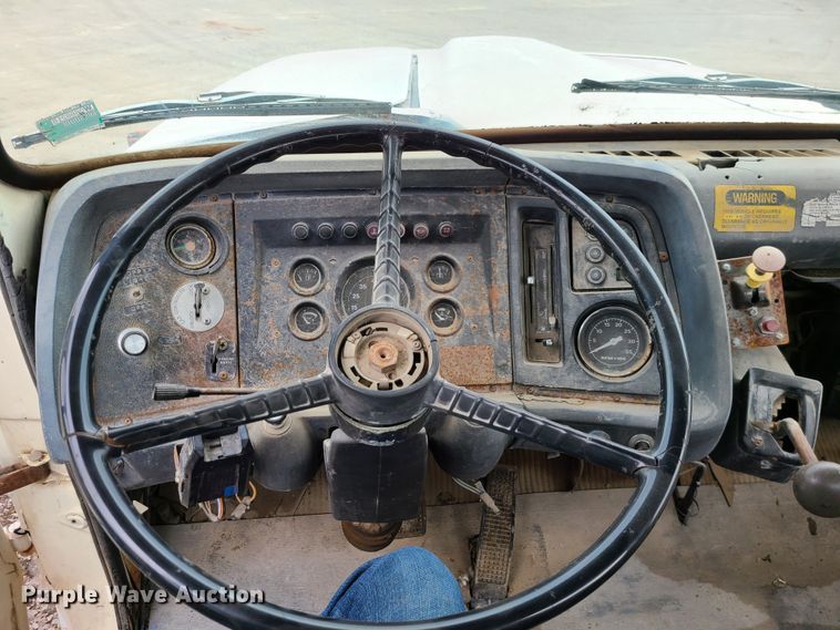 image for item EZ9175 1985 Ford L8000  oil distributor truck