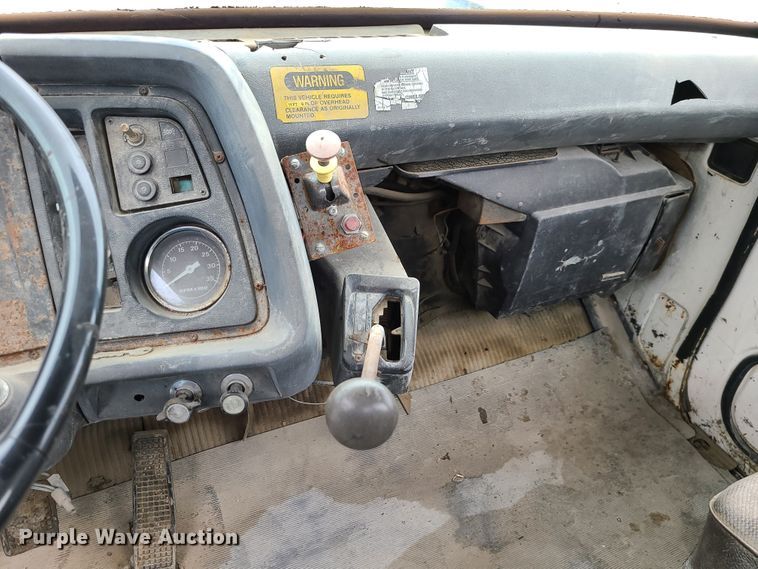 image for item EZ9175 1985 Ford L8000  oil distributor truck