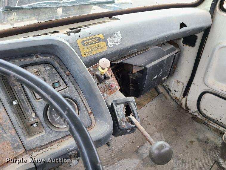 image for item EZ9175 1985 Ford L8000  oil distributor truck