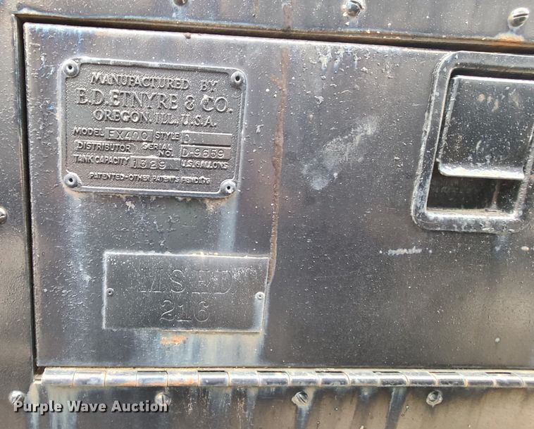 image for item EZ9175 1985 Ford L8000  oil distributor truck