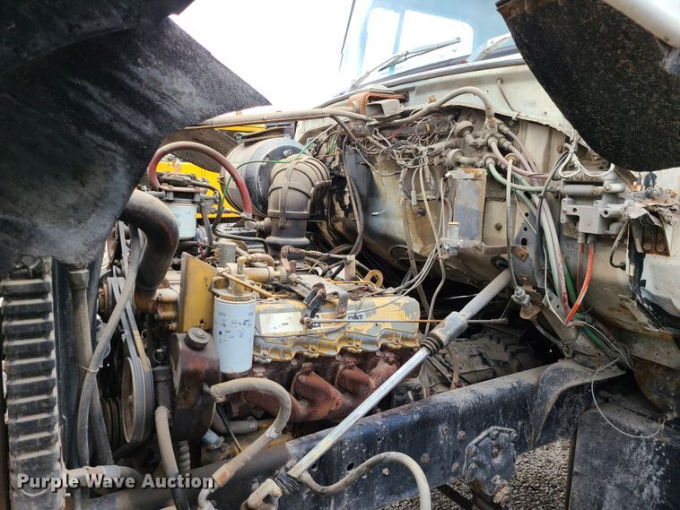 image for item EZ9175 1985 Ford L8000  oil distributor truck