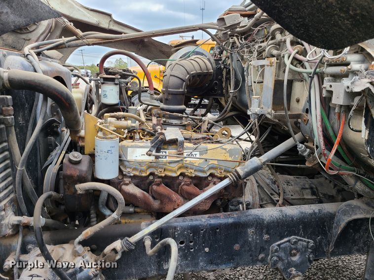 image for item EZ9175 1985 Ford L8000  oil distributor truck