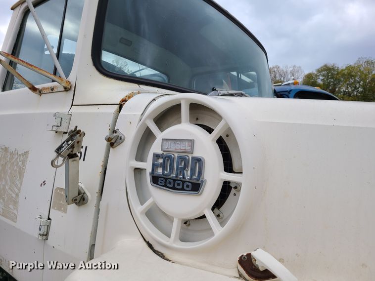 image for item EZ9175 1985 Ford L8000  oil distributor truck