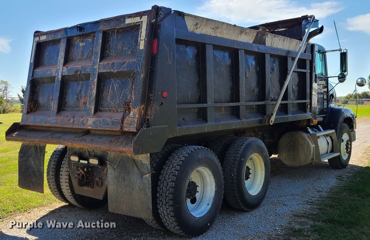 image for item EZ9180 1996 Freightliner FLD112  dump truck