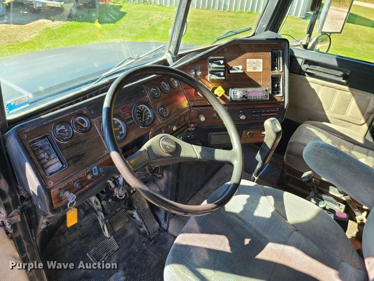 image for item EZ9180 1996 Freightliner FLD112  dump truck