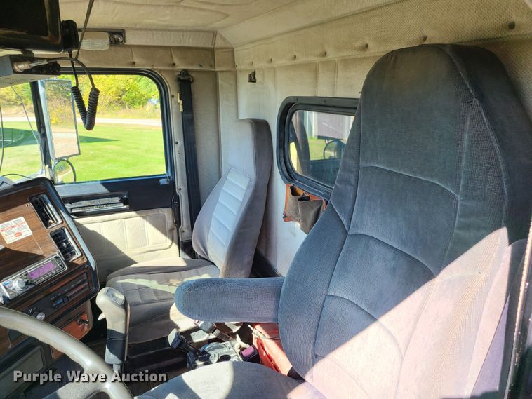 image for item EZ9180 1996 Freightliner FLD112  dump truck